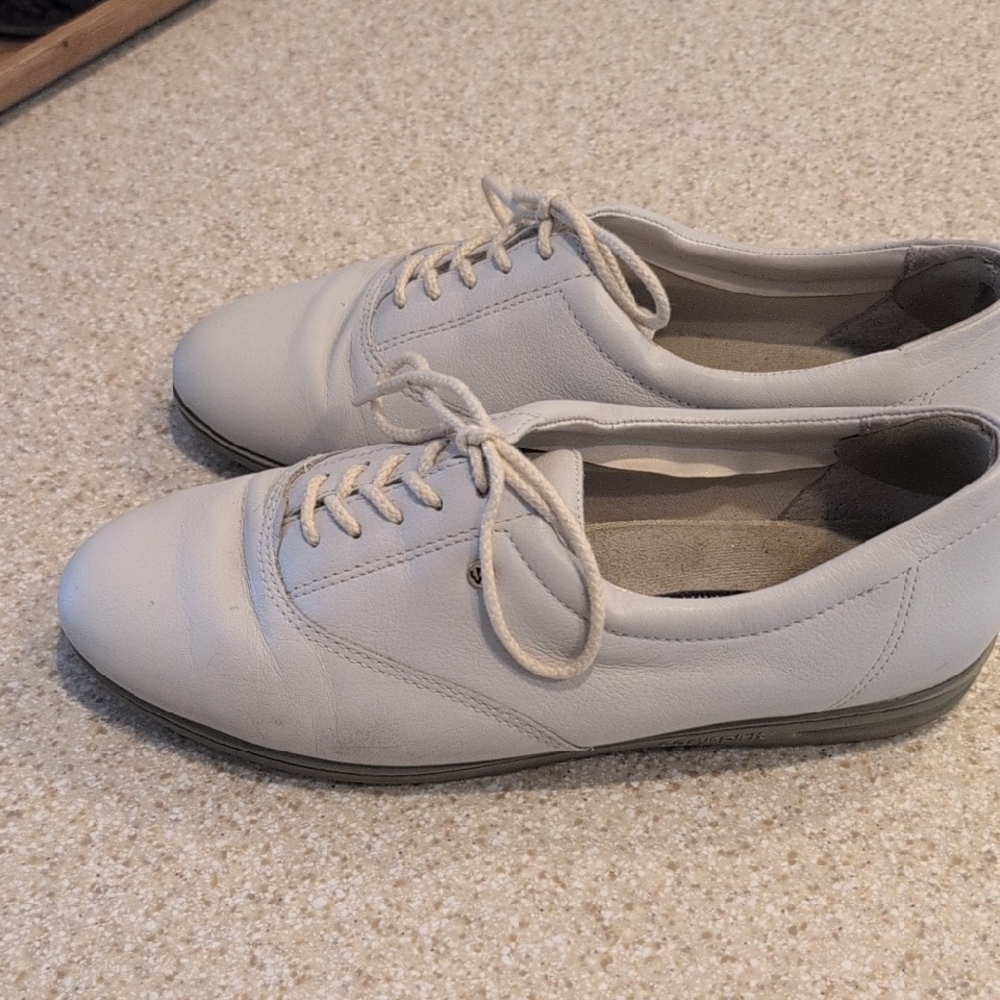 Easy Spirit Anti-Gravity White Sneakers